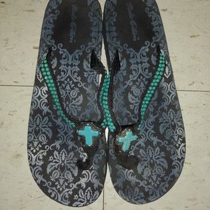 4/$25 NWOT TURQUOISE EMBELLISHED SANDALS
